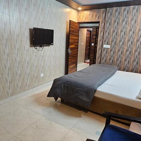 Hotel Mussoorie Gold Mary Экстерьер фото